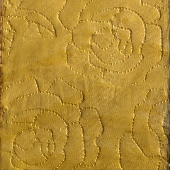 Retro Embossed Gold Rose Floral HANGING CLOSET GARMENT BAG Vintage 1970's Taiwan - Picture 3 of 4